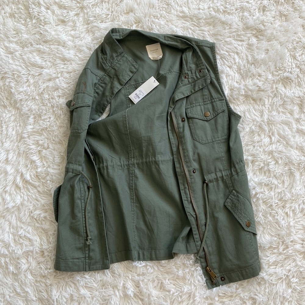 Brand new vest